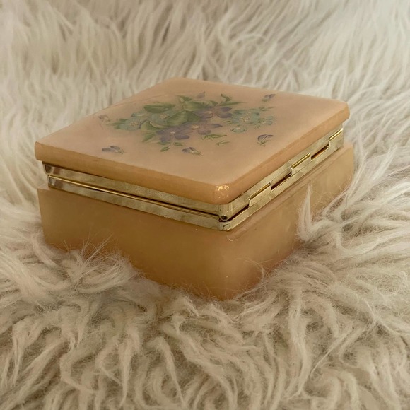 Vintage Alabaster Trinket Jewelry Holder. Antique Italian Powder Box - Picture 8 of 9